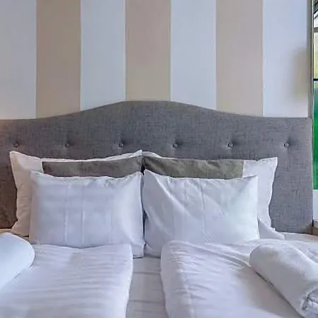 Venusz Hotel 3*