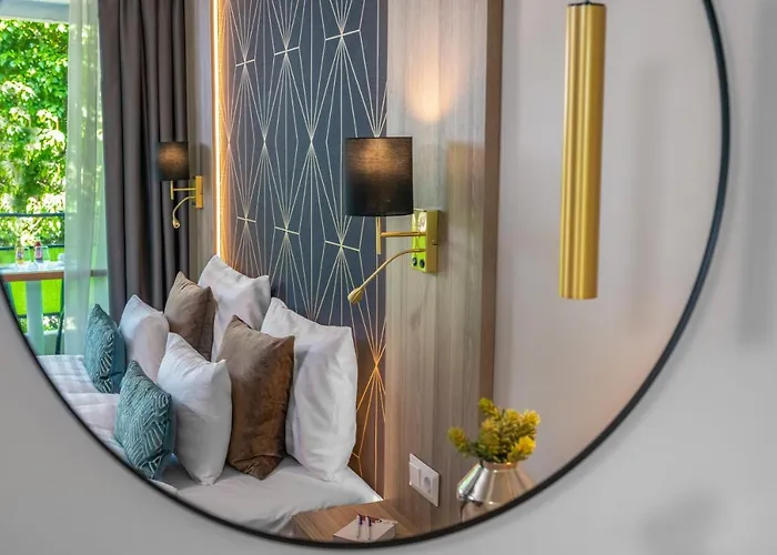 Venusz Hotel